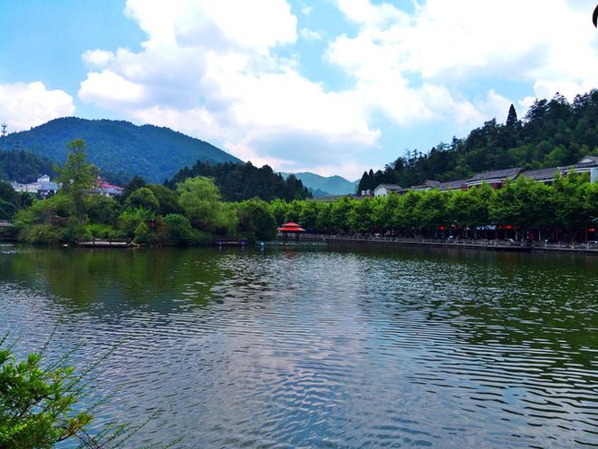 從黃山到宏村再到井岡山,我們就這樣一路走來